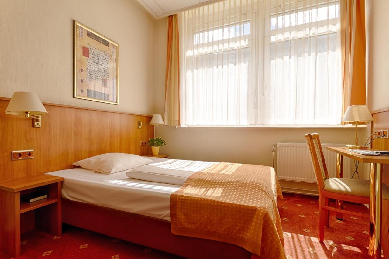 Hotel Traveller 3*